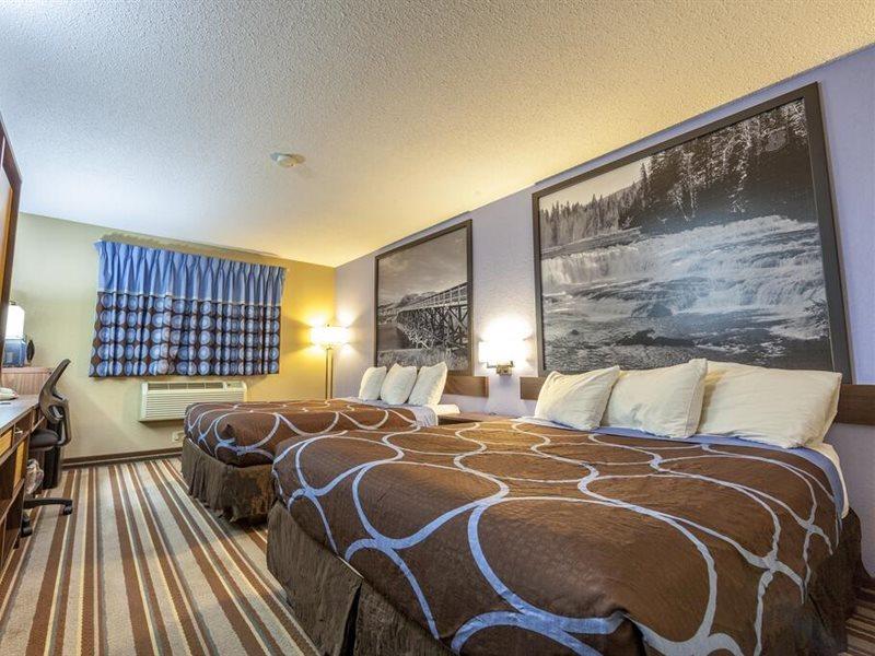 Super 8 By Wyndham Kamloops On The Hill Hotell Exteriör bild