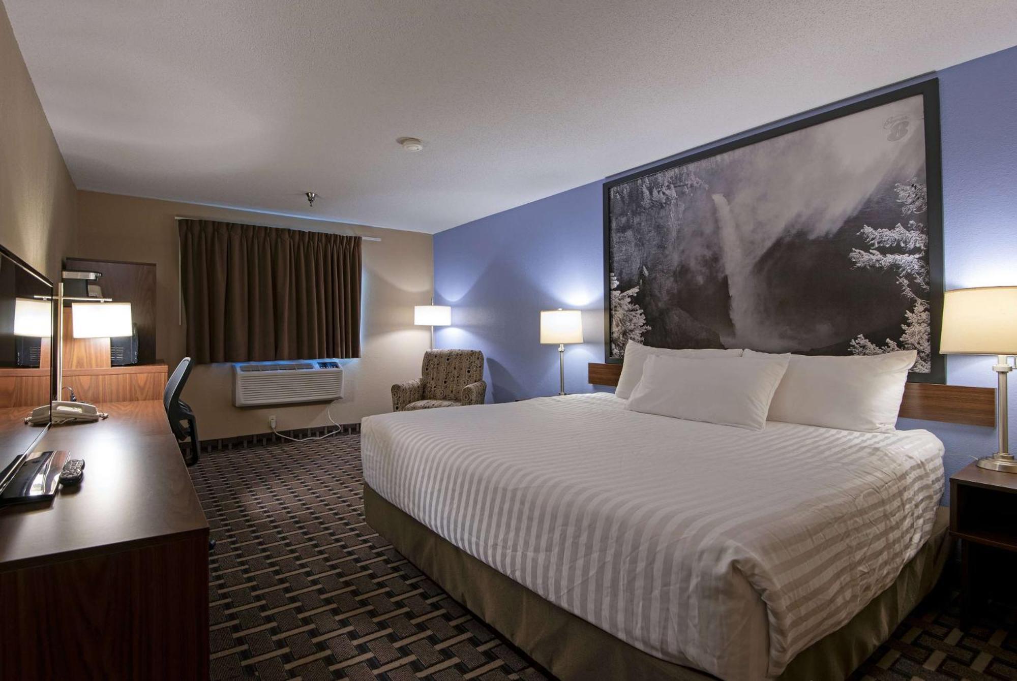 Super 8 By Wyndham Kamloops On The Hill Hotell Exteriör bild
