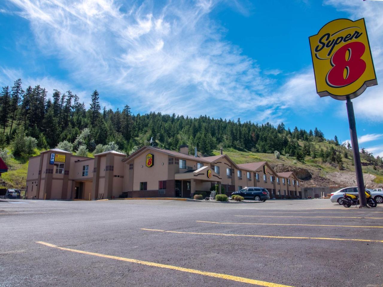 Super 8 By Wyndham Kamloops On The Hill Hotell Exteriör bild